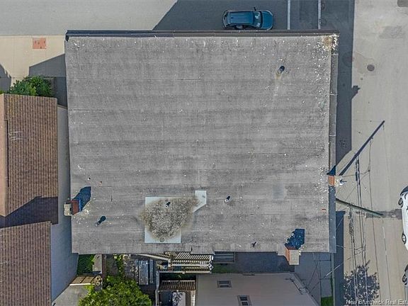 4th image of 240 Prince William St