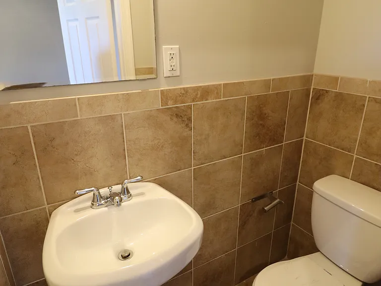 1415 W Jefferson St #B — Photo 9