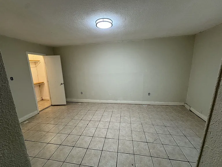 5402 Atascosa Dr — Photo 3