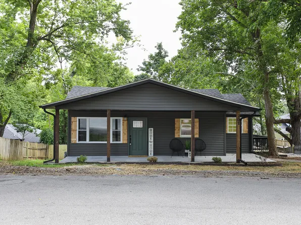 701 E Oak Street, Ozark, MO 65721