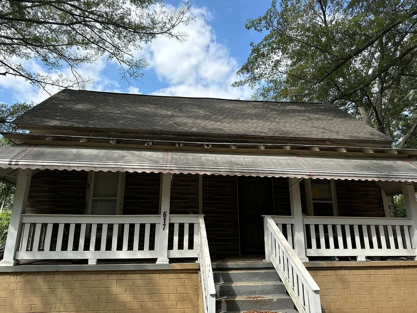 617 Moody St photo 1