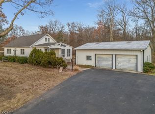 623 Pittstown Rd, Pittstown, NJ 08867