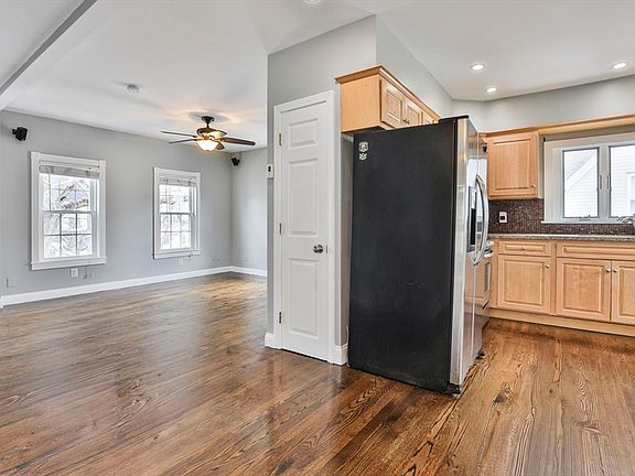 5th image of 24 Watts St