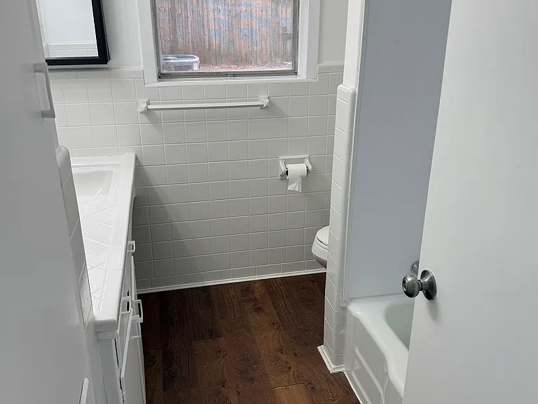 918 Roberts St — Photo 24