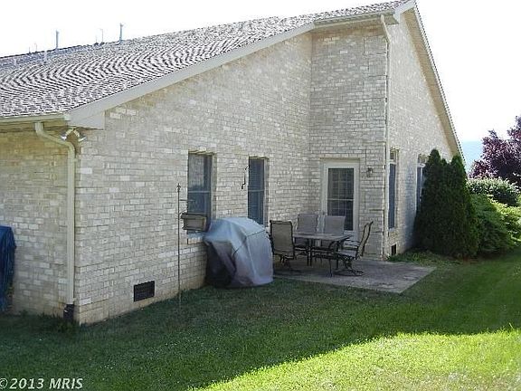 3rd image of 818 Susan Ave
