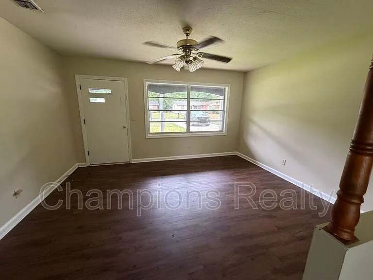 2316 Wellborn Dr — Photo 5