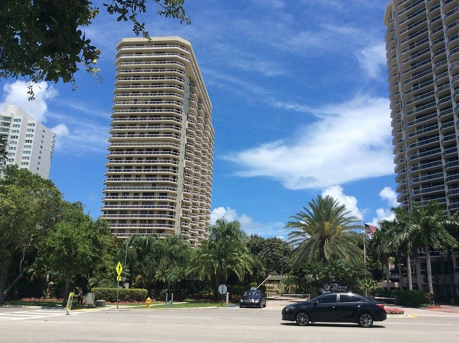 1st image of 20191 E Country Club Dr APT 1007