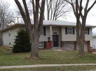 13434 Pine St, Omaha, NE 68144