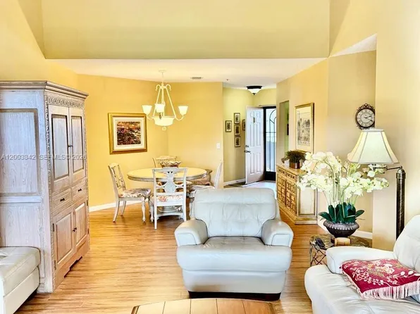 5155 Europa Dr APT U, Boynton Beach, FL 33437