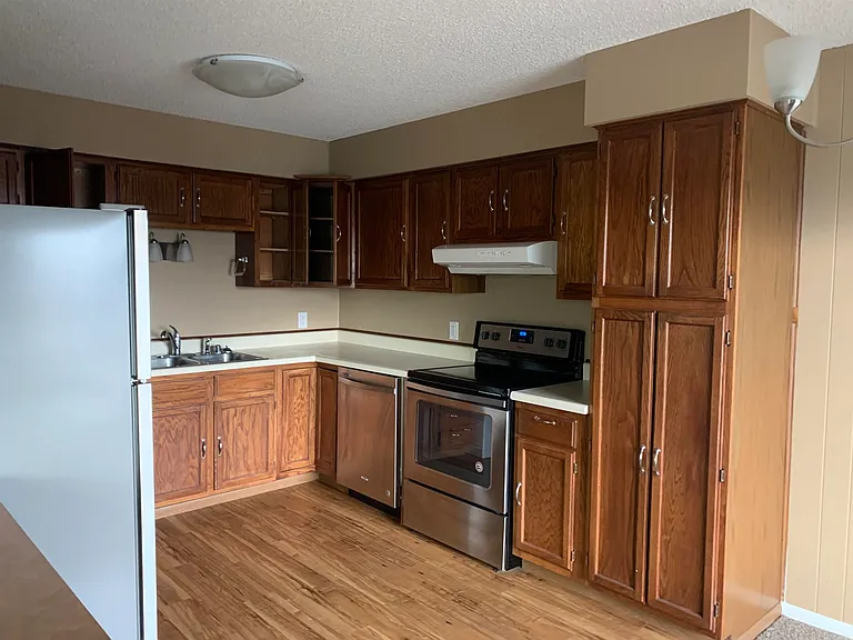 1050 Turner St #104 — Photo 4