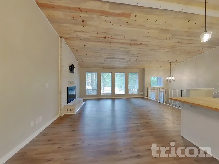 7540 Grahns Ln NE — Photo 5