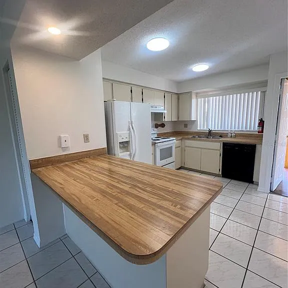 1330 Rio De Janeiro Ave #3 — Photo 4