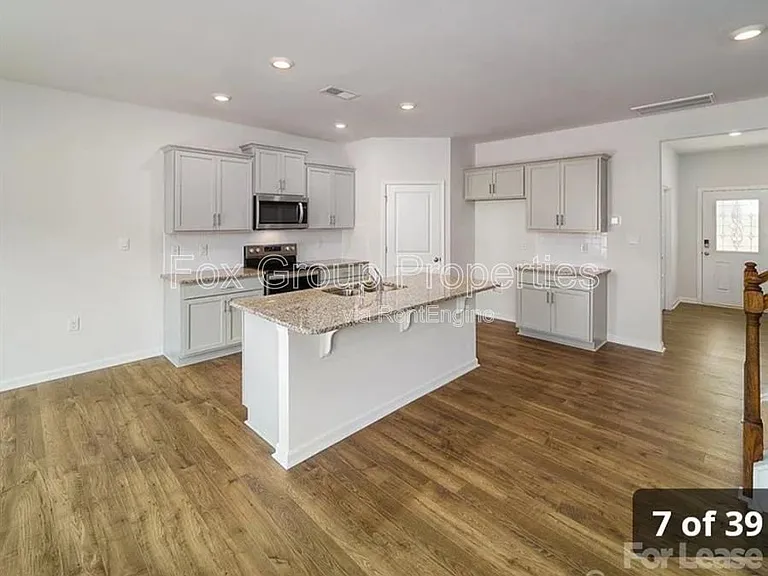 132 Scotsway Ct — Photo 10