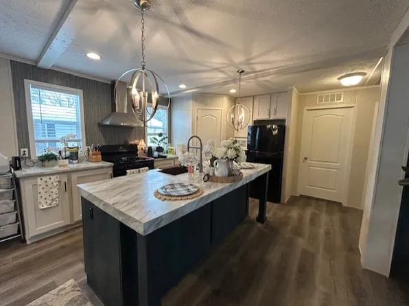 39500 W Warren Rd #115, Canton, MI 48187