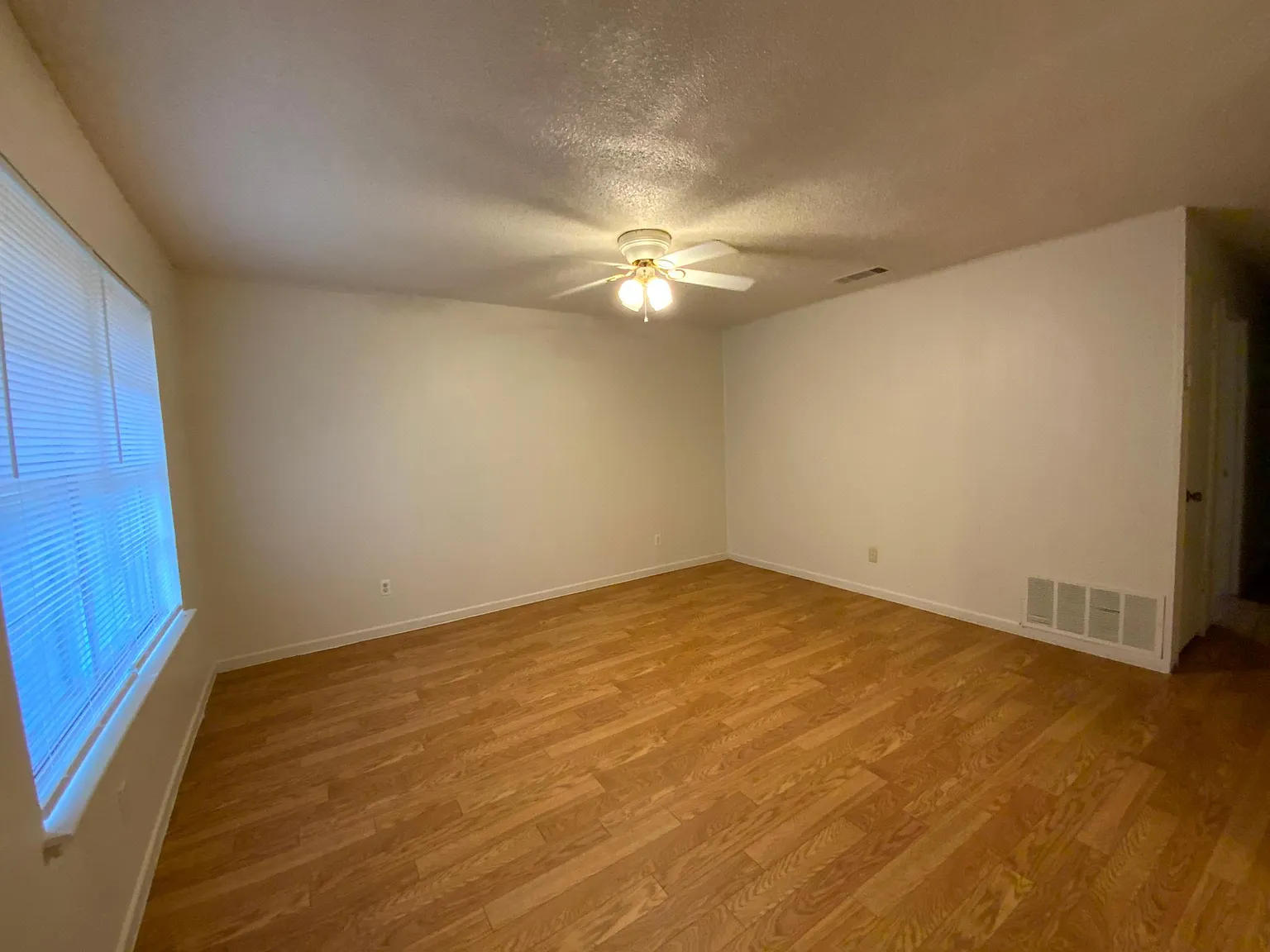 2 bed, 833 sqft, $795 — Photo 4