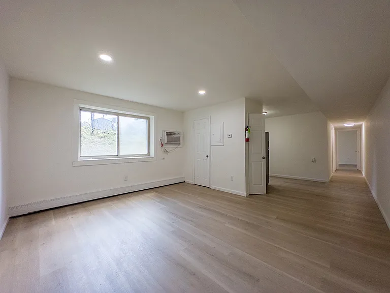 Meadowbrook Apartments — Photo 11