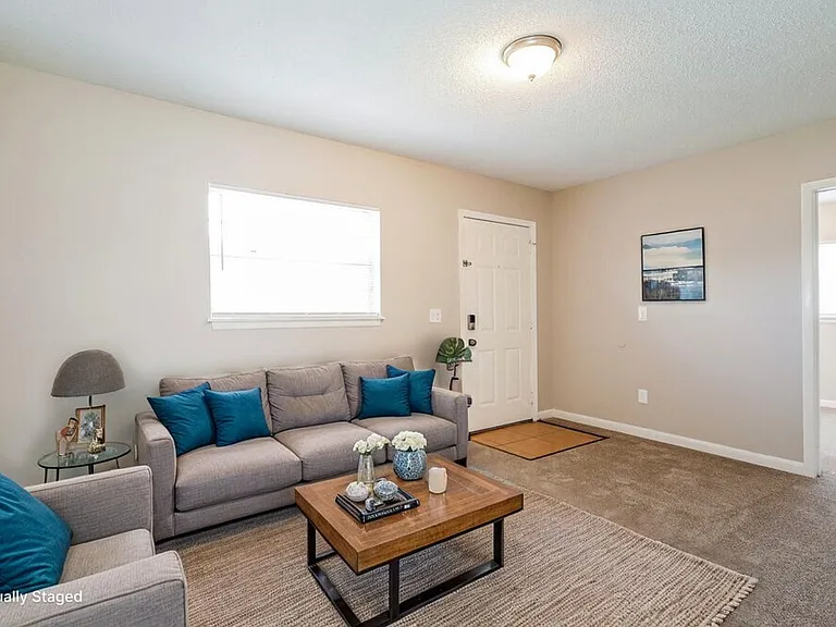 5664 Hillman Dr — Photo 5