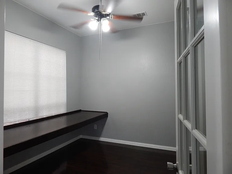 2704 Pyramid Ln — Photo 8