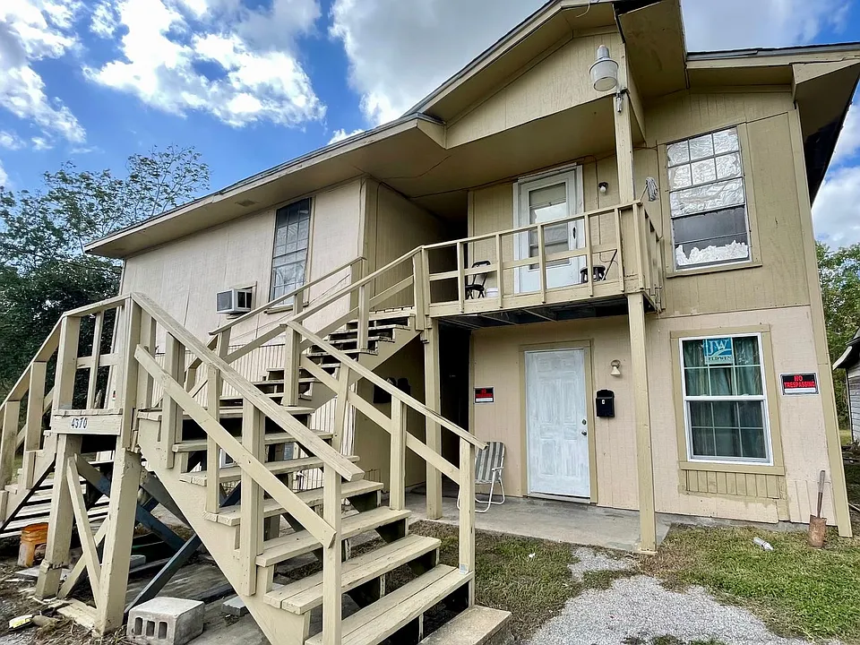 4370 Ave A