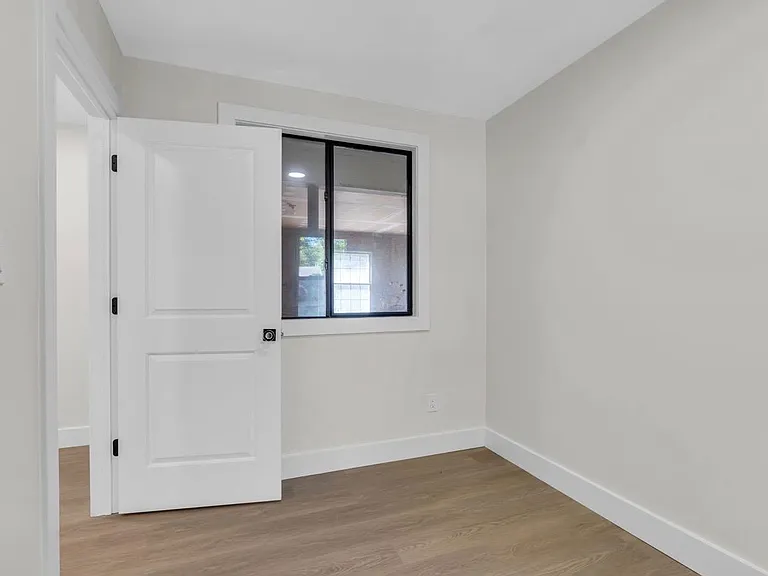 633 Eltone Rd — Photo 22