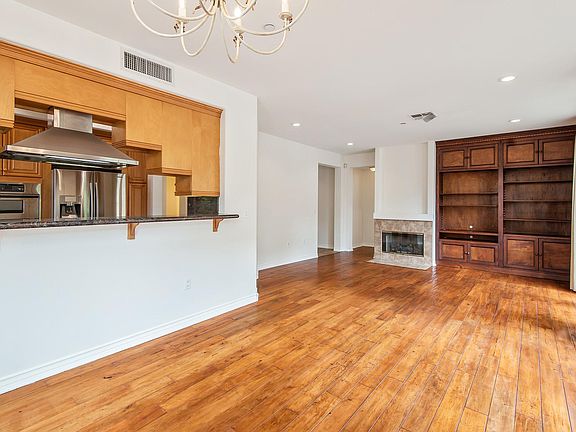 3rd image of 5935 Playa Vista Dr APT 102