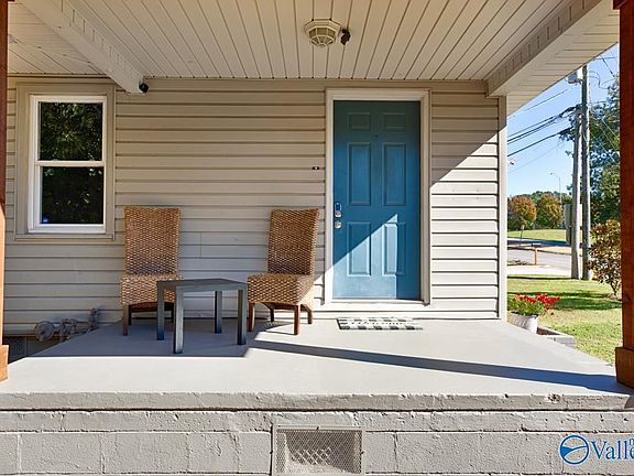3rd image of 4006 Cloverdale Dr NW