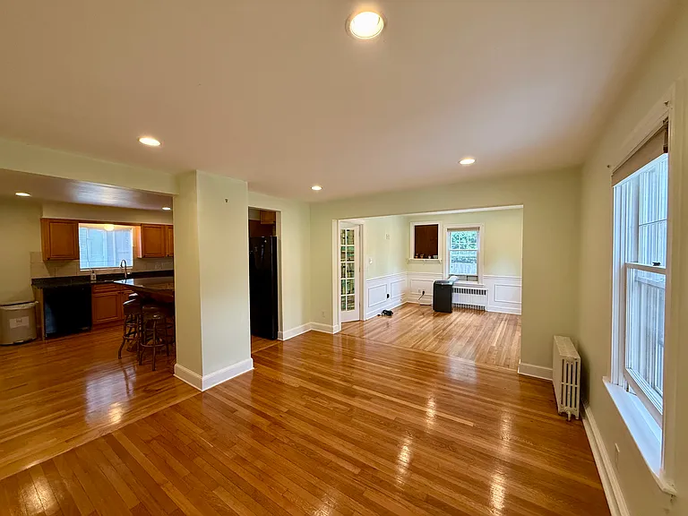 18 Pine St #1 — Photo 6
