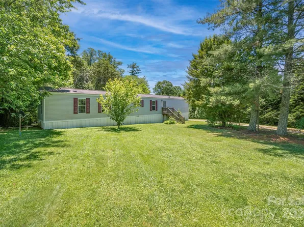 232 Gibbs Rd, Hendersonville, NC 28792