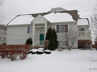 2411 Daybreak Ct, Elgin, IL 60123