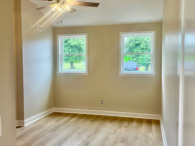 132 S Eastview Ave — Photo 12