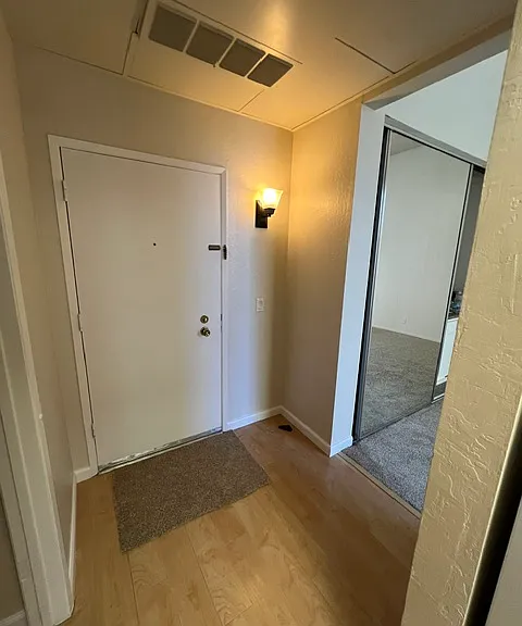 310 N Civic Dr — Photo 17
