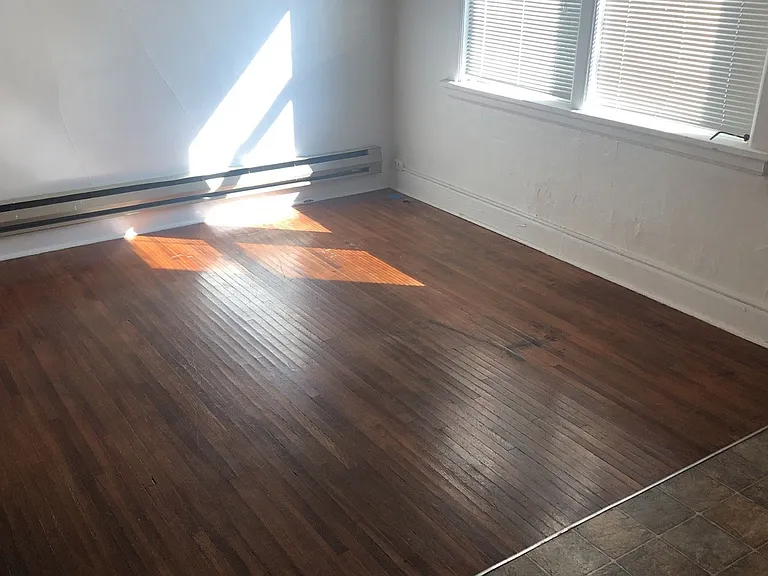 405 NE Oak St — Photo 5
