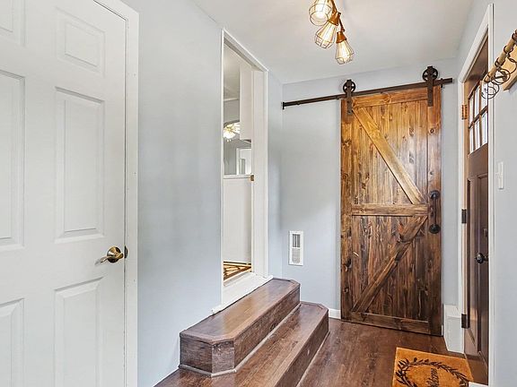4th image of 2858 W Buchanan Rd