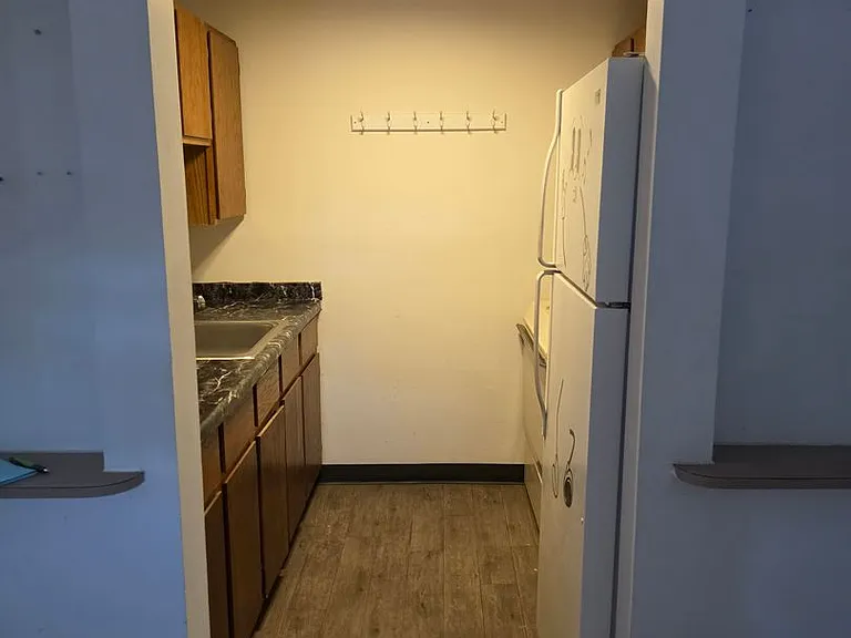 120 Maine Ave — Photo 5
