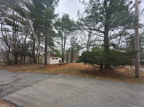 212 Chestnut St #B, Andover, MA 01810