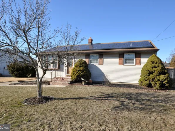 415 W Henry St, Palmyra, NJ 08065