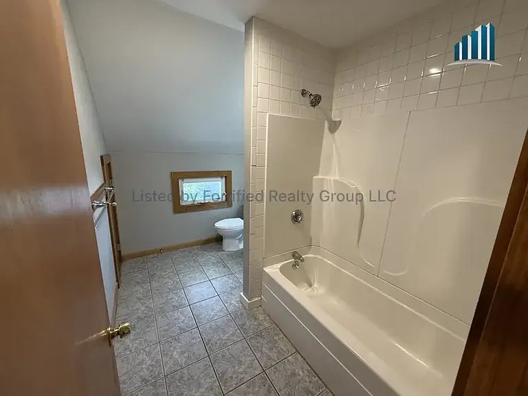 132 Hall St #3 — Photo 12
