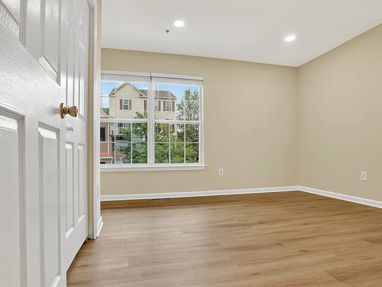 2492 Quick St #103 — Photo 15