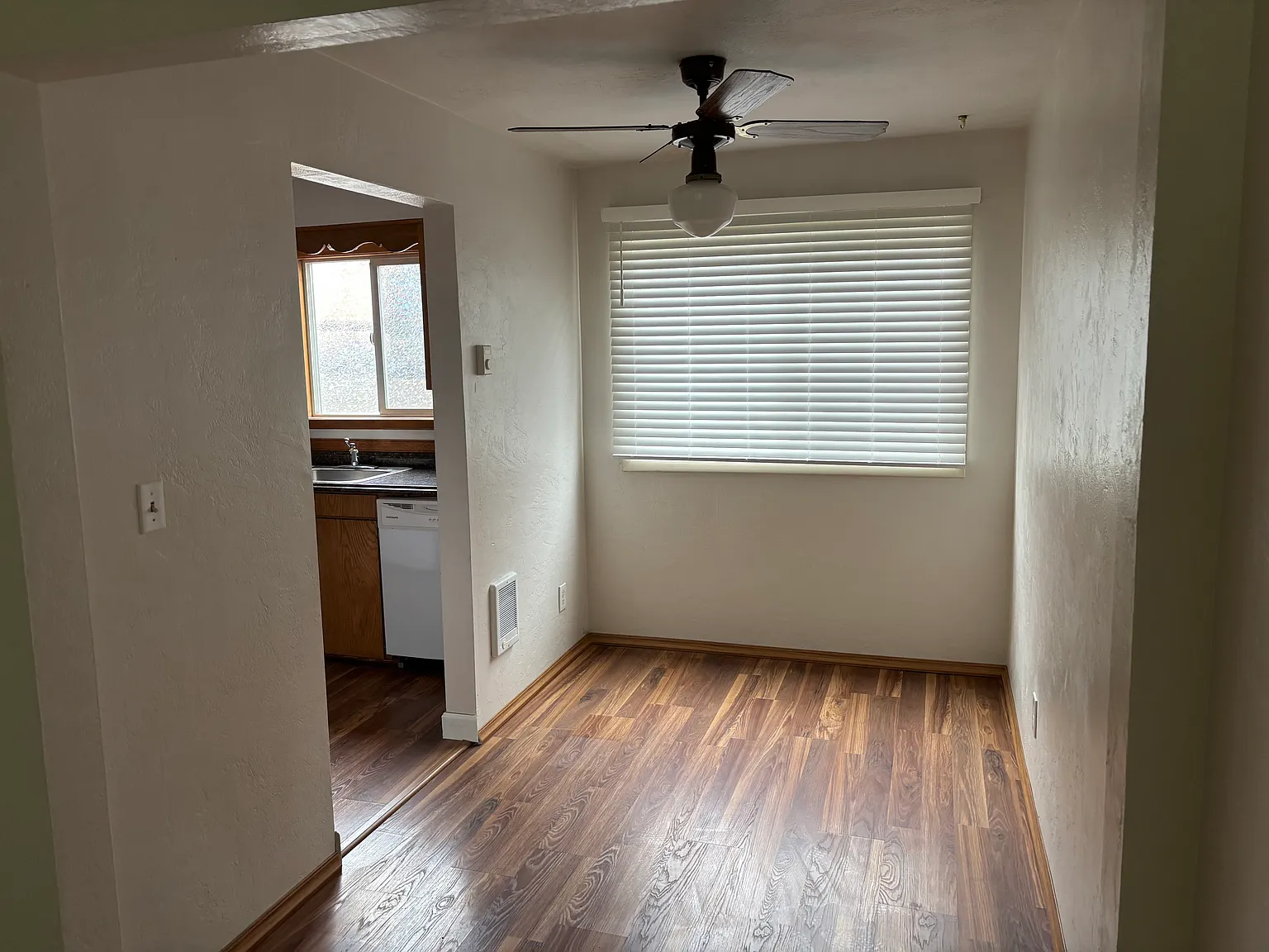 2 bed, 800 sqft, $1,350 — Photo 4