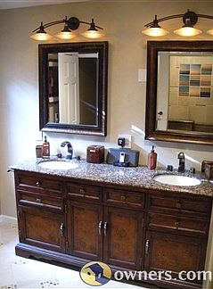 Master Bath - Full Height Jack & Jill Vanity