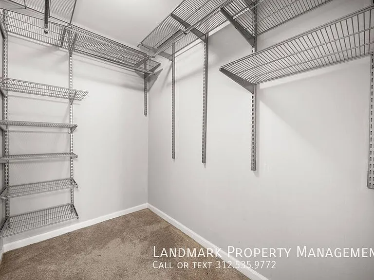 6033 N Sheridan Rd #35D — Photo 20