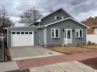 121 E Laramie St, Guernsey, WY 82214