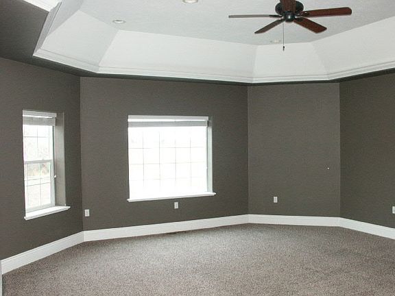 4th image of 717 Lupine Dr S