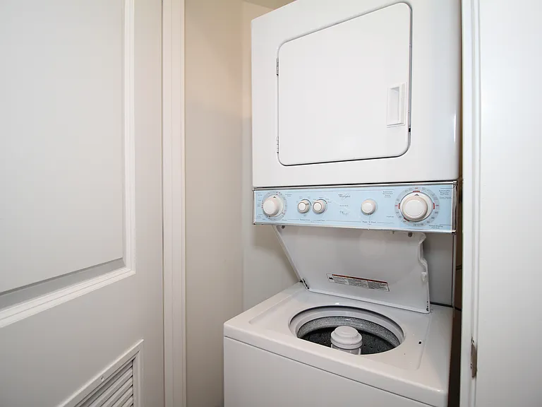 2922 1/2 W Logan Blvd #G — Photo 7