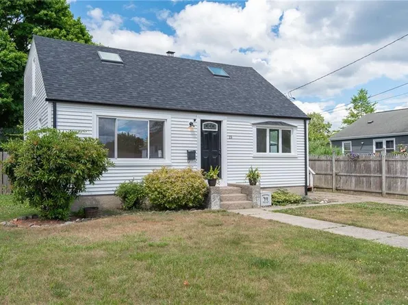 15 Gage St, Warwick, RI 02889