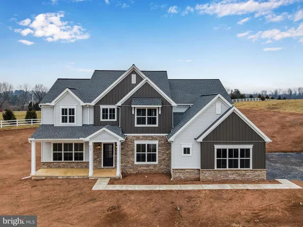 302 Cedar St, Dillsburg, PA 17019