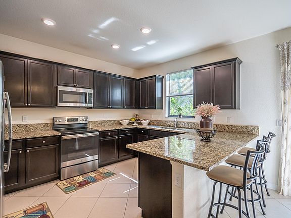 2nd image of 6946 Halton Park Ln