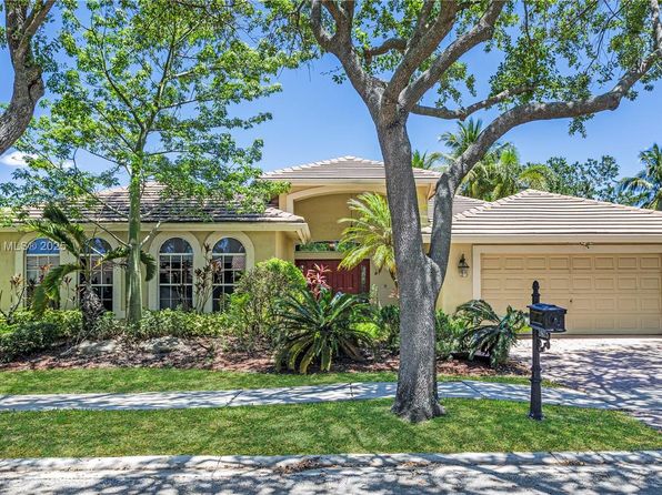 3815 Oak Ridge Cir