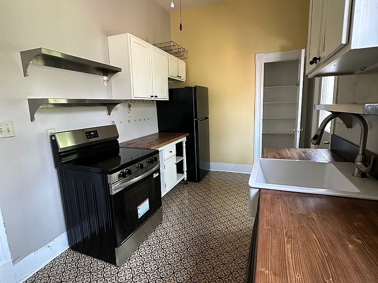 203 W 35th St #1/2 — Photo 10