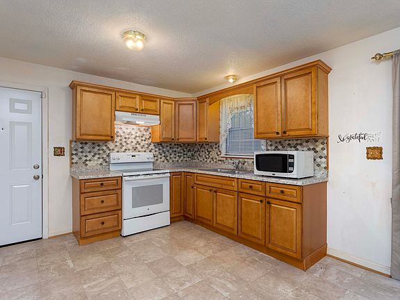 2nd image of 7833 Opal Dr